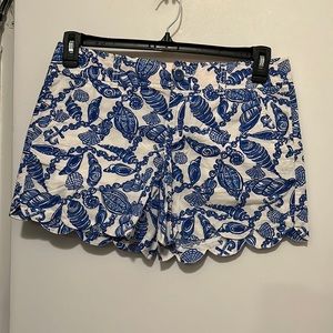 Lilly Pulitzer Size 4 Scalloped Shorts
